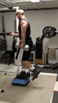 Get a better butt with this reverse lunge exercise - top position